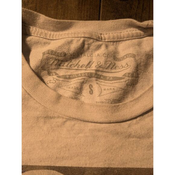 Mitchell & Ness Hardwood Classics Allen Iverson Philadelphia 76ers T-Shirt S - Picture 4 of 7